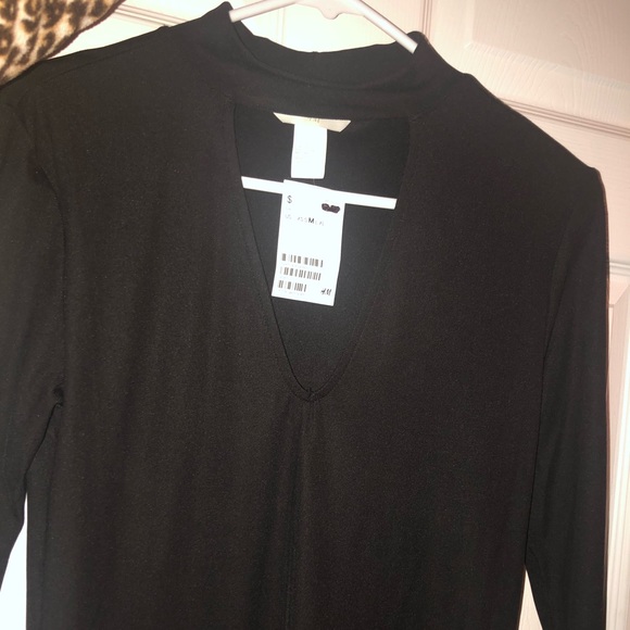 H&M long sleeve BNWT Black cut out Top - Picture 1 of 2